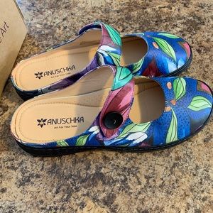 Anuschka Indira slip on shoes